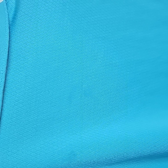 Lady Hagen Long Sleeve V-Neck Shirt in Women's Size Medium - Picture 5 of 5